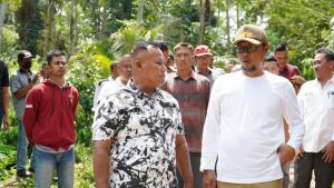 Bupati Lamsel Bersama Kadis PUPR  Tinjau Jembatan Roboh di Desa Baru Ranji