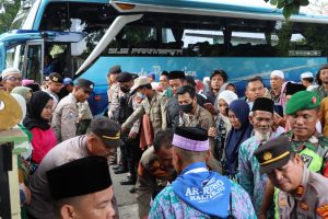 Polres Lamteng Teejunkan Puluhan Personil Amankan Pemberangkatan Jamaah Haji