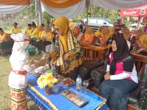 Yulita Nirlan Wakili Bunda Paud Lamteng Buka Lomba Mewarnai di Kecamatan Padang Ratu