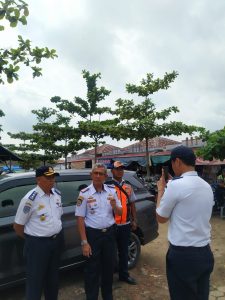 Tertibkan Pasar, Dishub Tubaba Pasang Palang Pintu Parkir Otomatis