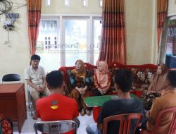 Ketua TP-PKK Pesibar Serahkan Bantuan Kepada Korban Terdampak Kebakaran