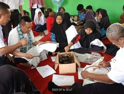 SMPN 18 Mesuji Ajarkan  Batik Tulis Khas Mesuji