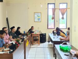 KPUD Tubaba Bayarkan Upah Pelipat Susu