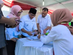 Wali Kota Metro Salurkan Hak Pilih di TPS 13 Kelurahan Metro