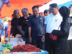 Pastikan Stok Bahan Pokok Jelang Ramadhan Dalam Keadaan Setabil, Pj. Bupati Nukman Lakukan Monitoring Pasar