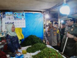 Kapolres Lamteng Ancam Tindak Tegas Pedagang yang Timbun dan Permainkan Harga Sembako