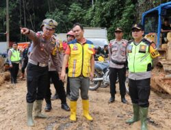 Kapolres Lambar Cek Lokasi Longsor KM17, BPJN dan PT.SUBANUS Jalan Dapat Dilalui H-10 Lebaran