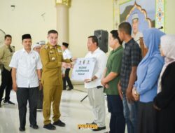 Baznas Pesawaran Salurkan Bantuan Microfinance Masjid Kepada 37 UMKM