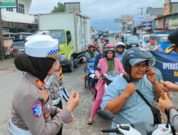 Operasi Keselamatan Krakatau 2025 Kapolres Mesuji Bagikan Helm