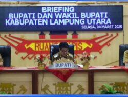 Bupati Lampura Pimpin Briefing Bersama Jajaran Pemerintahan