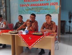 Terima BLT – DD, Puluhan Warga Desa Sukajaya Punduh Sumringah