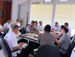 Asisten Setdakab, Pimpin Rapat Persiapan Sosialisasi Opsen PKB-BBNKB dan Penyerahan NTPBK Tahun 2025