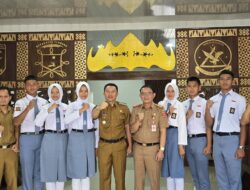 Parosil Lepas Enam Calon Paskibraka Lampung Barat, Janjikan Reward untuk yang Berprestasi