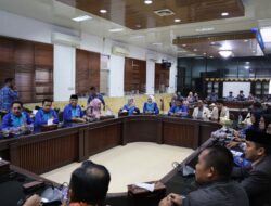 Datangi DPRD, Puluhan Mahasiswa FISIP UDW Bahas Peningkatan Angka Pengangguran di Kota Metro