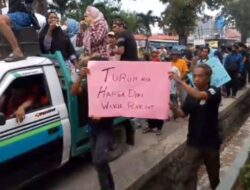 Aksi Demo Tuntut Penonaktifan Ketua DPRD Metro, Wasis Riyadi Katakan Itu Wewenang Pimpinan Partai