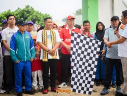Wabup Anton Bersama Ribuan Masyarakat Tegineneng Meriahkan Jalan Sehat