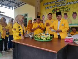 Rayakan HUT ke-61 Partai Golkar Mesuji Potong Tumpeng