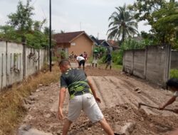 Timbun Jalan, Warga Dusun Bangun Sari Guyub Gotong Royong 