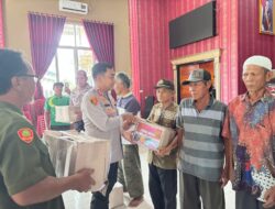 Polres Mesuji Bagikan Paket Sembako untuk Masyrakat Desa Mulya Agung
