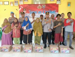 Kapolres  Mesuji  Gelar Jumat  Curhat dan Salurkan Bantuan Sosial
