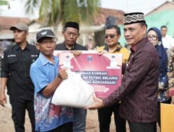 Wali Kota Metro Bambang Iman Santoso Bantu Korban Puting Beliung di Metro Utara 