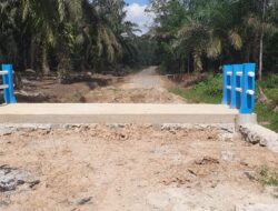 Pemdes Brabasan Bangun Jembatan  RW 03 yang Jadi Akses Warga