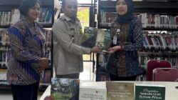 Dukung Literasi dan Budaya Baca Kepala BPN Mesuji Berbagi Buku ke Perpustakaan Daerah