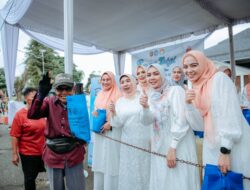 Ketua TP PKK Ibu Purnama Wulan Sari Mirza Bagikan Takjil di Mahan Agung, Bagikan Sedikitnya 800 Paket Takjil kepada Masyarakat