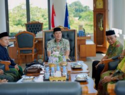 Bupati Pesisir Barat Terima Audiensi Muslimat NU Ngaras, Bahas Persiapan Tabligh Akbar