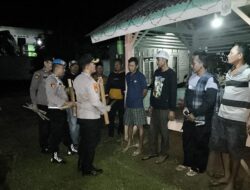 Cek Pos Ronda Kapolsek Simpang Pematang Serahkan Bantuan Kentongan