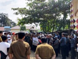 Ratusan Masyarakat Adat Kepung Kantor Camat Kotaagung Barat, Protes Pembangunan KDMP di Atas Tanah Swadaya