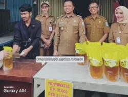 BUPATI PRINGSEWU TINJAU OPERASI PASAR MINYAK GORENG