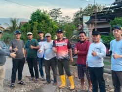 Di Tengah Efisiensi Anggaran, Warga dan Pemerintah Gotong Royong Perbaiki Jalan Karta Raharja–Daya Murni