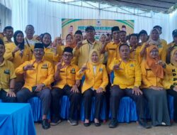 Ketua DPD Golkar Mesuji Haryati Cendralela Melantik PK dan Pimdes  Sekecamatan Panca Jaya.