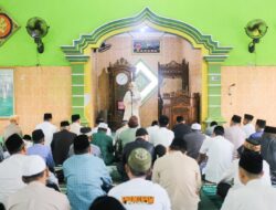 Pengorbanan dan Peduli Sesama, Bupati Pesawaran Salat Idul Adha 1447 H di Negri Sakti