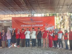 Bagi Daging Kurban, PDIP Pesawaran Teguhkan Solidaritas Politik dan Sosial
