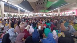 KH Ahmad Anwar Zahid ke Mesuji  Ribuan Masyrakat Banjiri pengajian Haflah di PPTQ Al Qudsiyyah