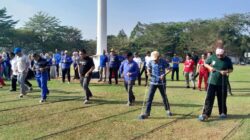 SEMARAK HUT KE-19 PESAWARAN, PEMKAB GELAR APEL DAN LOMBA TRADISIONAL PERERAT KEBERSAMAAN