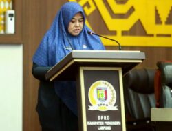 Umi Laila Sampaikan Jawaban Bupati Atas Pemandangan Umum Fraksi-fraksi DPRD Pringsewu 
