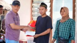 Bupati Tubaba Serahkan Bantuan kepada Korban Kebakaran Rumah di Tiyuh Kibang Budi Jaya