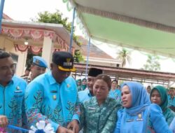 I Komang Koheri melaunching Sekolah Lansia Luna Maya Surya Senja Sejahtera