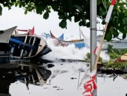 Gelombang Teluk Semaka Meningkat, Area Breakwater Pelabuhan Kota Agung Disterilkan