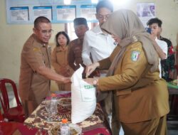 Pemkab Pringsewu Salurkan Bantuan Pangan Beras Tahap II Di Pekon Blitarejo