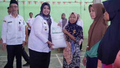 PEMKAB PRINGSEWU SALURKAN BANTUAN 21,63 TON BERAS KEPADA MASYARAKAT BANYUWANGI 