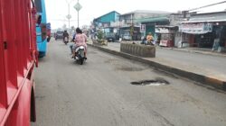 Baru Diperbaiki Beberapa Bulan, Jalan Lintas Barat di Kotaagung Kembali Rusak, Warga Soroti Kualitas Perbaikan